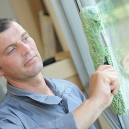 7 Signs Your Windows Need Professional Cleaning (Not Just Windex)
