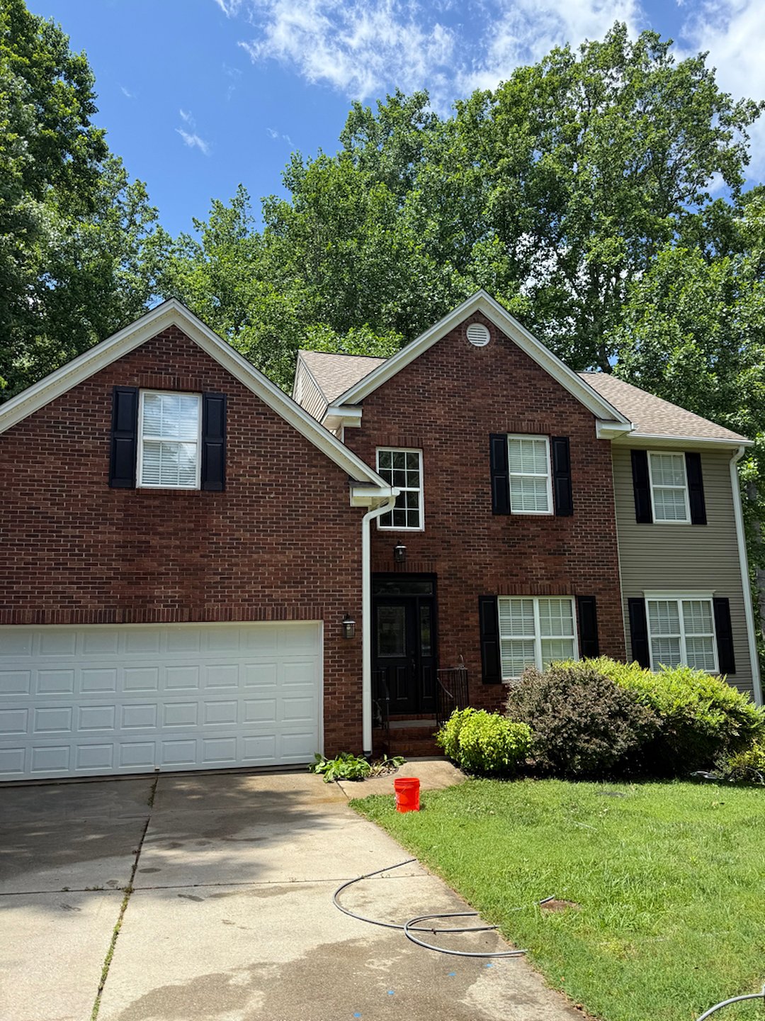 House Washing and Window Cleaning in Simpsonville , SC 
