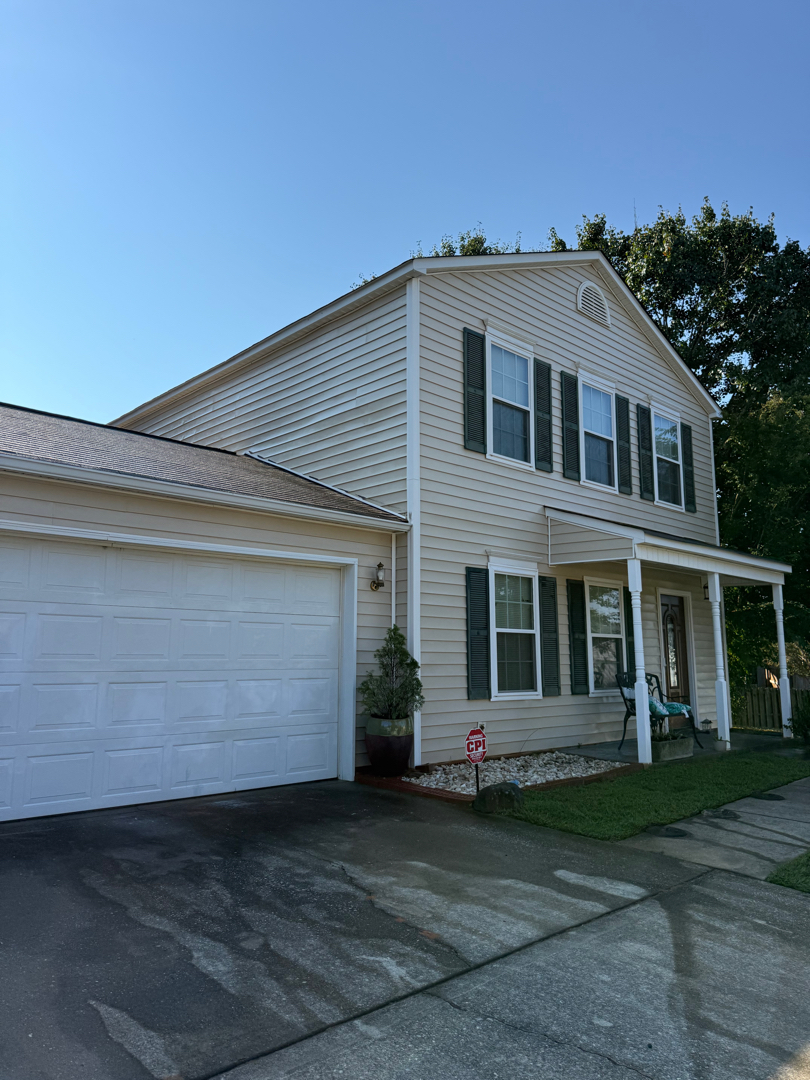 House Washing in Simpsonville, SC  1